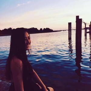 Meet your Posher, Claire